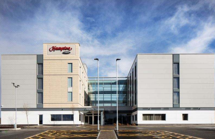 《人生就是博在全球》系列报道之一——英国布里斯托机场希尔顿欢朋酒店